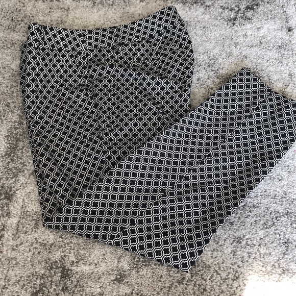 Beautiful clean pants - Picture 2 of 5